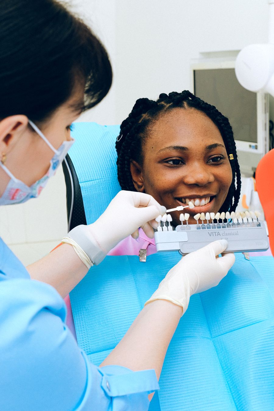 Seleção de tonalidades para estética dental